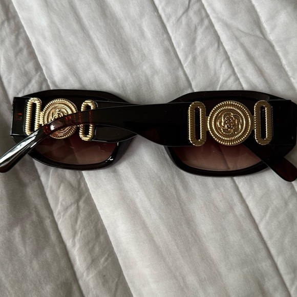 Designer inspired brown on brown classy and gorgeous sunglasses - Picture 3 of 5